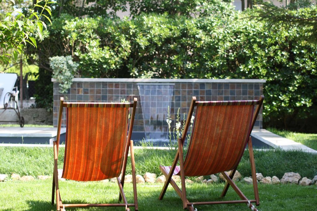 L'Abri Du Poete Bed & Breakfast Besse-sur-Issole ภายนอก รูปภาพ