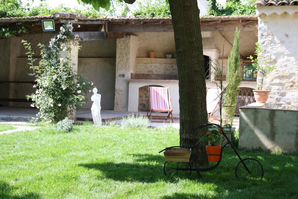 L'Abri Du Poete Bed & Breakfast Besse-sur-Issole ภายนอก รูปภาพ