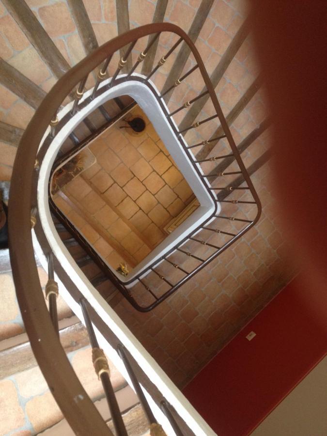 L'Abri Du Poete Bed & Breakfast Besse-sur-Issole ภายนอก รูปภาพ