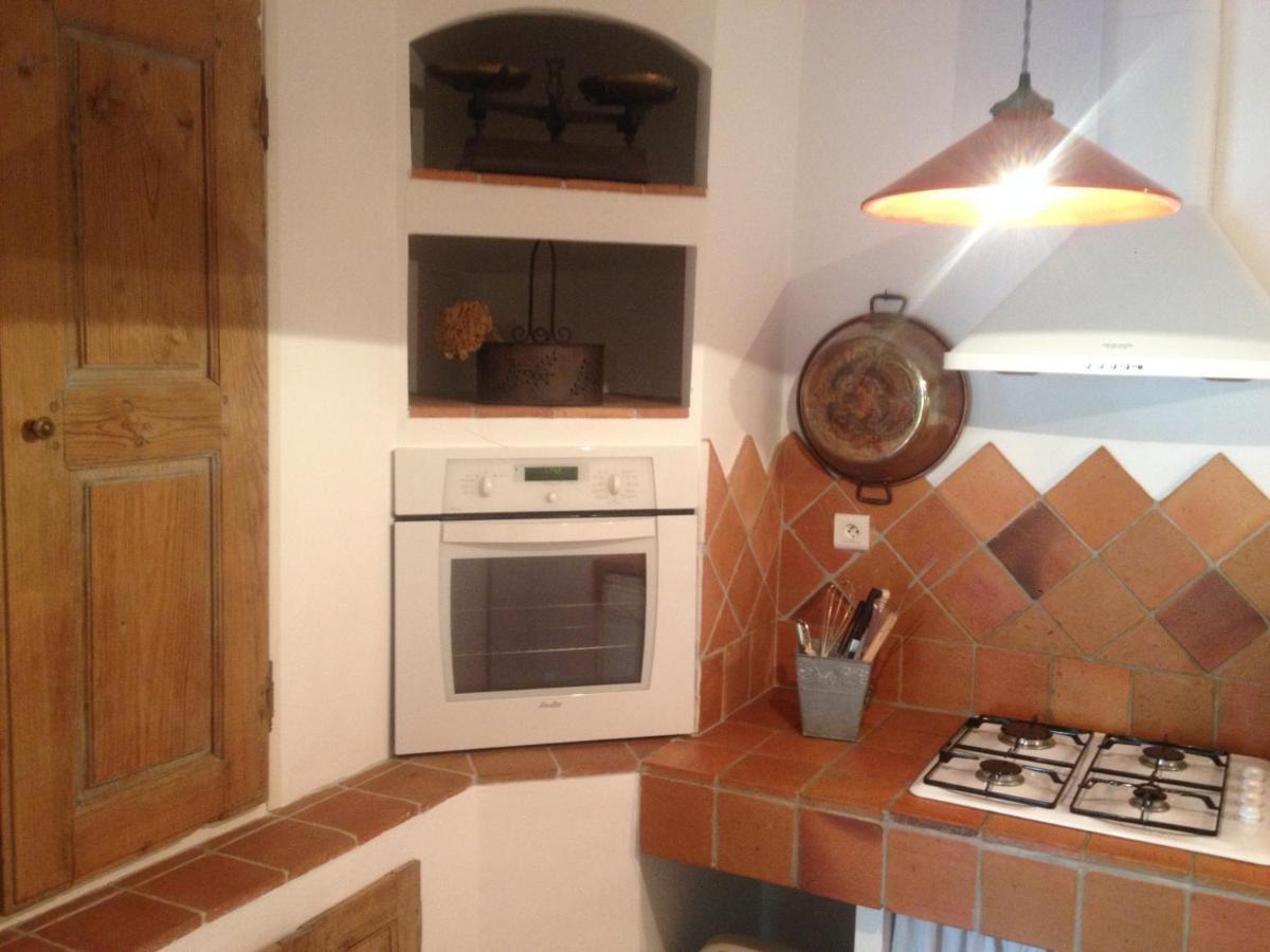 L'Abri Du Poete Bed & Breakfast Besse-sur-Issole ภายนอก รูปภาพ